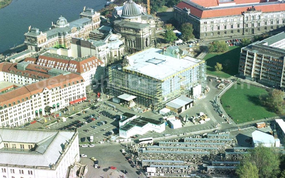 Aerial image Dresden - Wiederaufbau der Frauenkirche in der Dresdner Altstadt