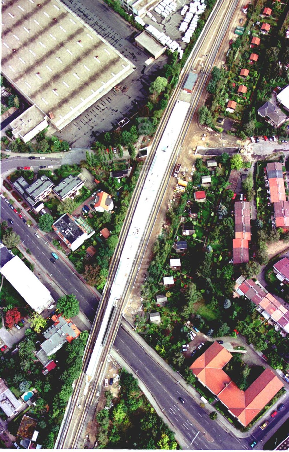 Aerial photograph Berlin - Lichterfelde - Wiedererrichtete S-Bahnstrecke Lichterfelde-Ost - Osdorfer Straße - Lichterfelde-Süd.