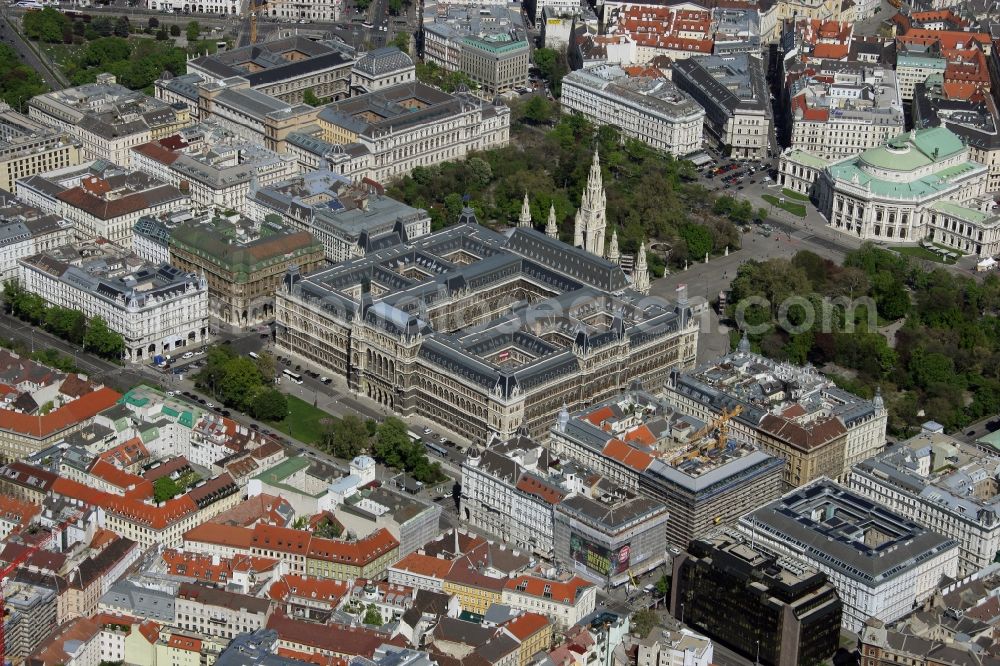 Aerial image Wien - The neo-Gothic Vienna City Hall at the City Hall Park in the inner city district in Austria