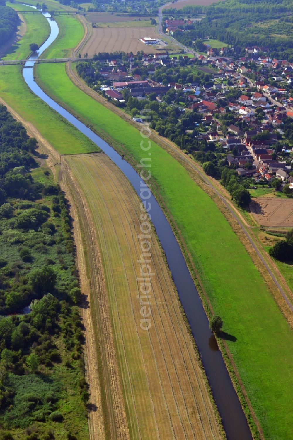 Aerial photograph Schkopau Lochau - Of meadows and flood plains on the river bed of the White Elster in Schkopau Lochau in Saxony-Anhalt