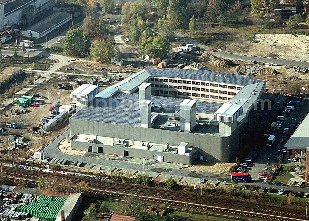  Wildau / Brandenburg from above - 27.10.2003 Wildau, Technologiezentrum für Luft-und Raumfahrttechnik, Wildau südlicher Berliner Ring an der A10 Architekten: Gewers Kühn und Kühn Gesellschaft von Architekten mbH Carnotstraße 7, 10587 Berlin, Tel: 030 - 28 30 82 0,Fax: 030 - 28 30 82 53 Email: info@gewers-kuehn-kuehn.de