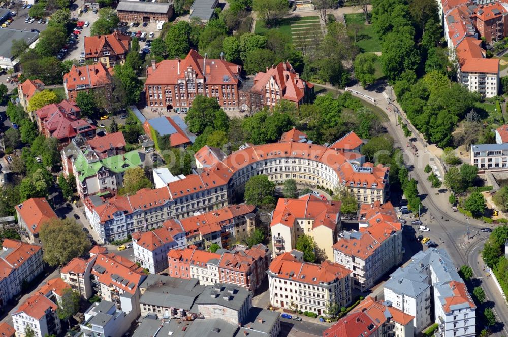 Aerial photograph Erfurt - The curved housing complex is in the Wilhelm-Kuelz Street in Bruehlervorstadt of Erfurt in Thuringia