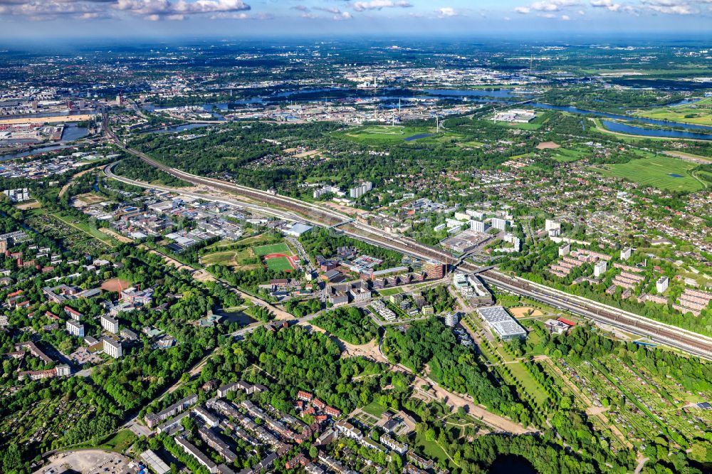 Hamburg from the bird's eye view: Wilhelmsburg industry and residential area Reiherstieg in Hamburg, Germany