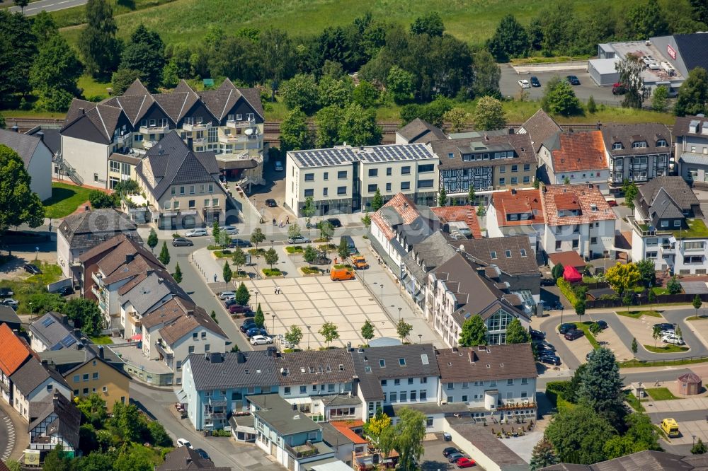 Aerial photograph Warstein - Ensemble space Wilkeplatz in the inner city center in Warstein - Belecke in the state North Rhine-Westphalia