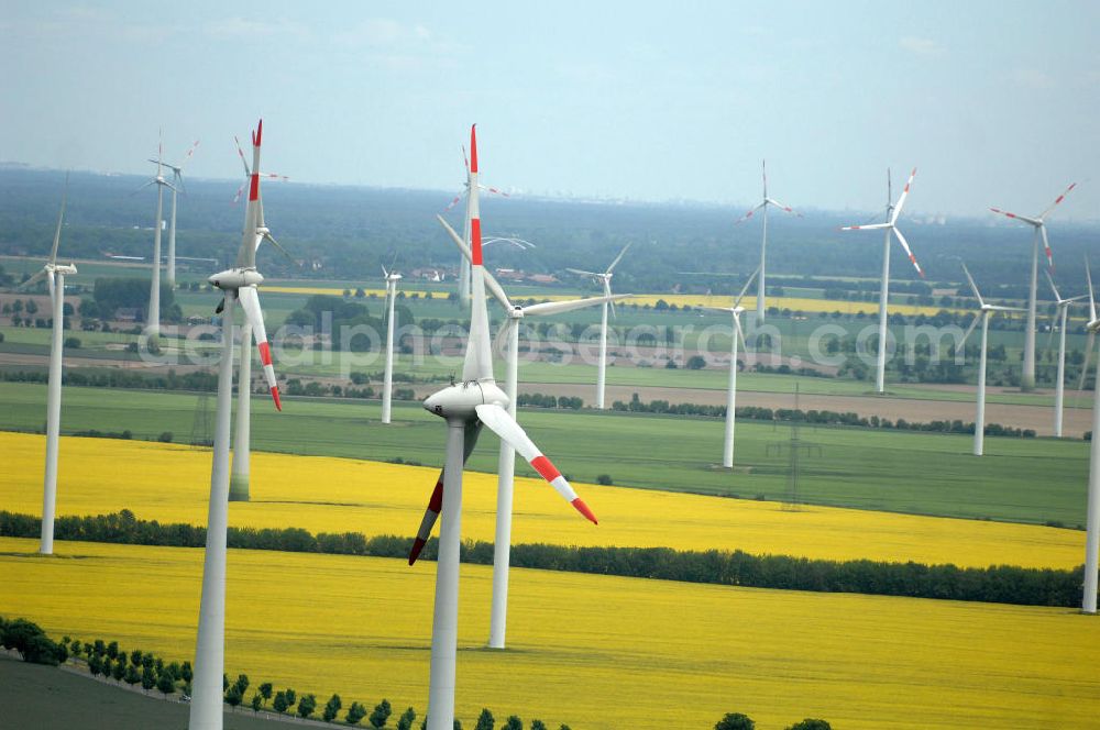 Schwanebeck bei Nauen from above - Blick auf die Windenergieanlagen bei Schwanebeck. Look at the wind turbines at Schwanebeck.