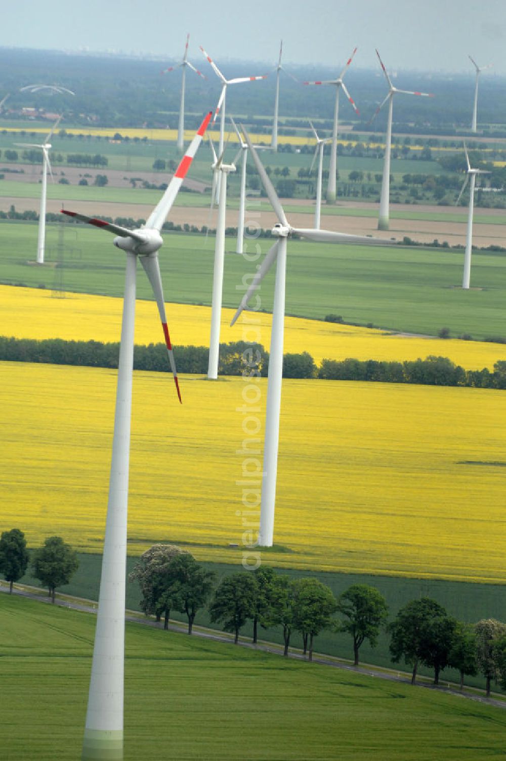 Schwanebeck bei Nauen from above - Blick auf die Windenergieanlagen bei Schwanebeck. Look at the wind turbines at Schwanebeck.