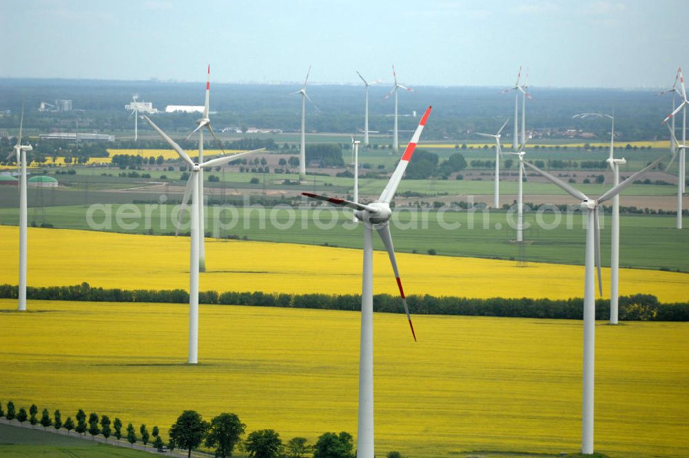 Aerial image Schwanebeck bei Nauen - Blick auf die Windenergieanlagen bei Schwanebeck. Look at the wind turbines at Schwanebeck.