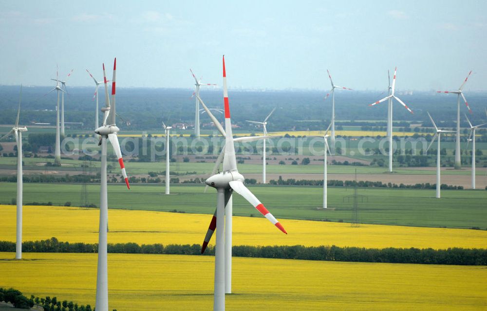 Schwanebeck bei Nauen from above - Blick auf die Windenergieanlagen bei Schwanebeck. Look at the wind turbines at Schwanebeck.