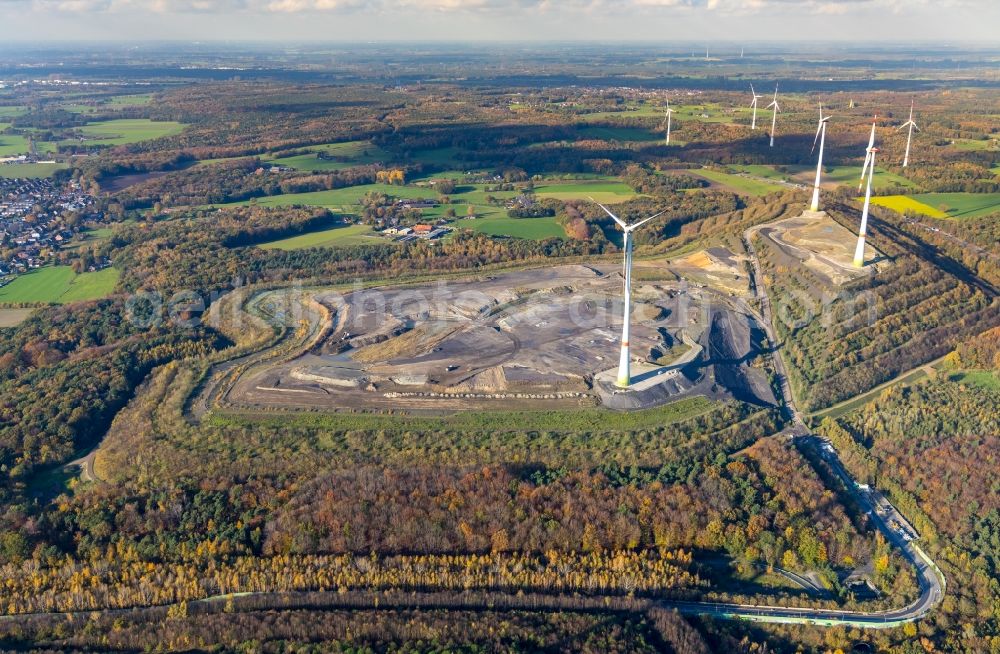 Aerial image Hünxe - Wind turbines on the site of the former mining dump Lohberg in Huenxe in the state of North Rhine-Westphalia, Germany