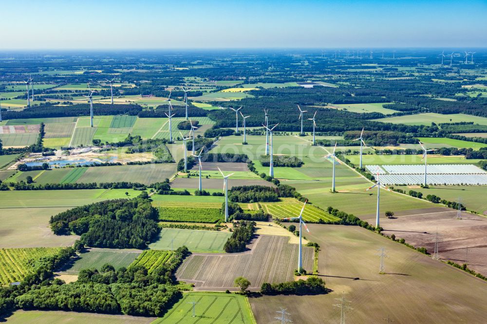 Bargstedt from above - Windenergieanlagen (WEA) auf einem Feld in Bargstedt Ruschenkamp im Bundesland Niedersachsen, Deutschland