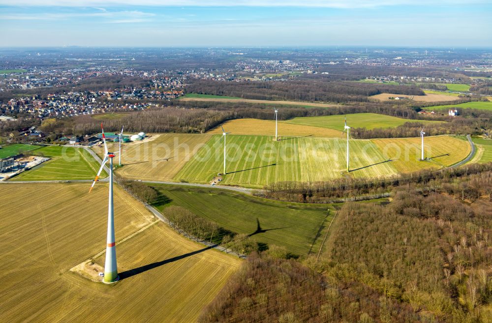 Aerial photograph Mengede - Wind turbine windmills on a field in Mengede in the state North Rhine-Westphalia, Germany