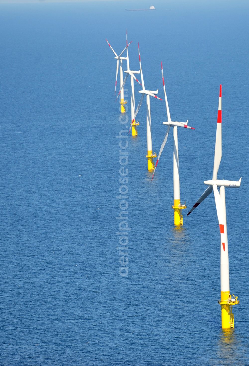 Aerial photograph Zingst - Wind turbines of the offshore wind farm EnBW Baltic 1 on the water surface of Baltic Sea in Zingst in the state Mecklenburg - Western Pomerania, Germany