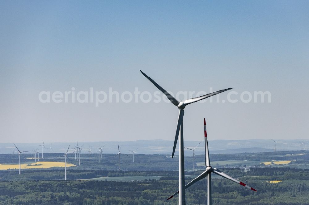 Aerial photograph Daxweiler - Wind turbine windmills on a field in Daxweiler in the state Rhineland-Palatinate, Germany