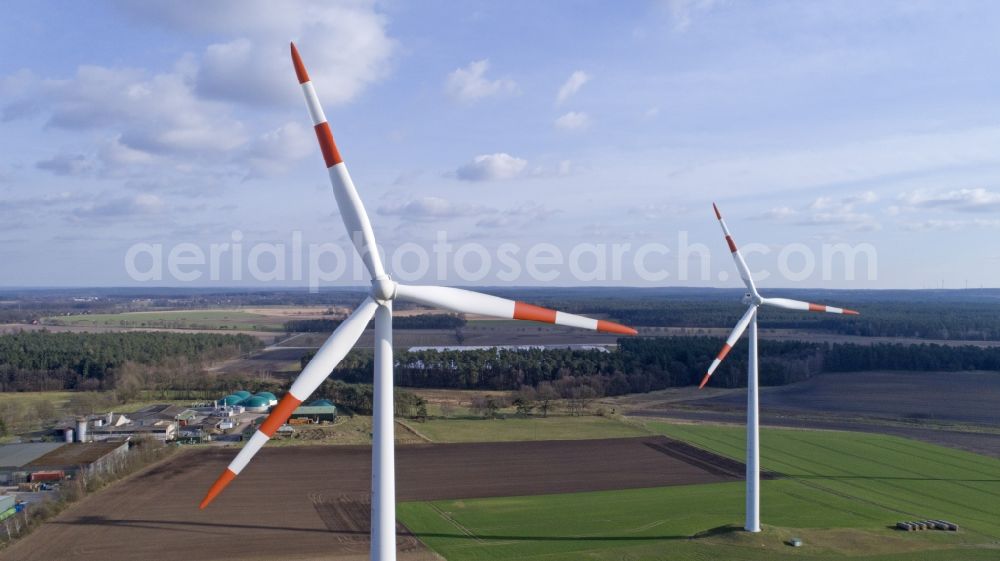 Aerial photograph Südergellersen - Wind turbine windmills on a field in Suedergellersen in the state Lower Saxony