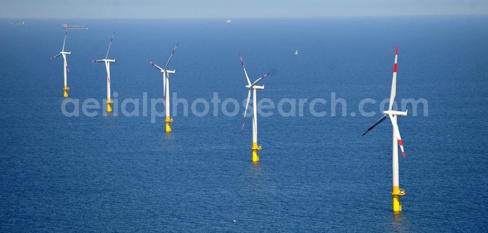 Aerial photograph Zingst - Windräder / Windradanlage / Windpark / Windkraftanlage EnBW Baltic 1 in der Ostsee in Mecklenburg-Vorpommern. Ein Projekt der EnBW Erneuerbare Energien GmbH und der Siemens Wind Power AJS. Wind turbines / offshore wind farm / Wind power station EnBW Baltic 1 in the Baltic See in Mecklenburg-Western Pomerania.