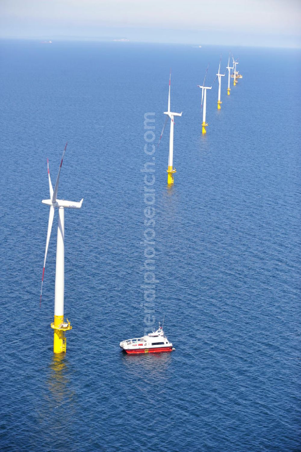 Zingst from the bird's eye view: Windräder / Windradanlage / Windpark / Windkraftanlage EnBW Baltic 1 in der Ostsee in Mecklenburg-Vorpommern. Ein Projekt der EnBW Erneuerbare Energien GmbH und der Siemens Wind Power AJS. Wind turbines / offshore wind farm / Wind power station EnBW Baltic 1 in the Baltic See in Mecklenburg-Western Pomerania.