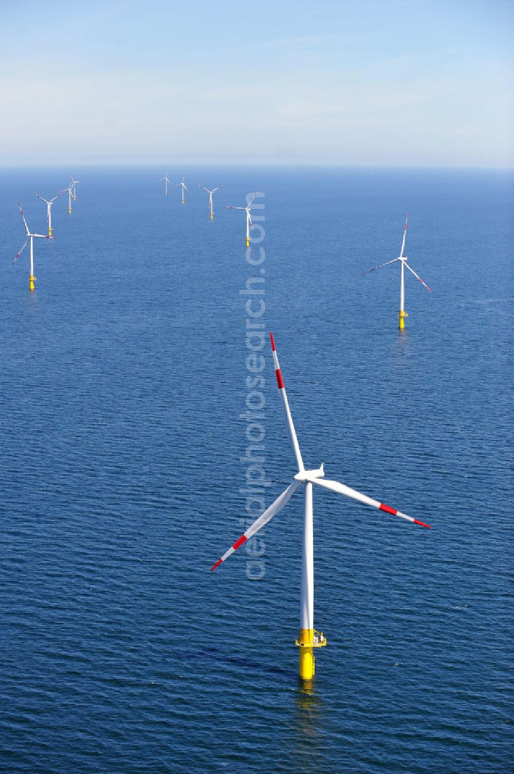 Zingst from the bird's eye view: Windräder / Windradanlage / Windpark / Windkraftanlage EnBW Baltic 1 in der Ostsee in Mecklenburg-Vorpommern. Ein Projekt der EnBW Erneuerbare Energien GmbH und der Siemens Wind Power AJS. Wind turbines / offshore wind farm / Wind power station EnBW Baltic 1 in the Baltic See in Mecklenburg-Western Pomerania.