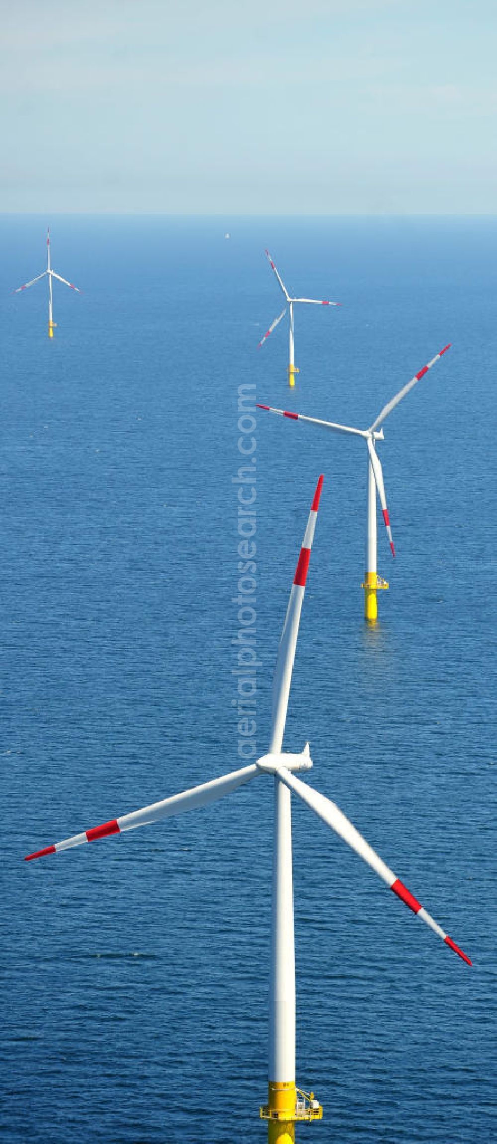 Zingst from above - Windräder / Windradanlage / Windpark / Windkraftanlage EnBW Baltic 1 in der Ostsee in Mecklenburg-Vorpommern. Ein Projekt der EnBW Erneuerbare Energien GmbH und der Siemens Wind Power AJS. Wind turbines / offshore wind farm / Wind power station EnBW Baltic 1 in the Baltic See in Mecklenburg-Western Pomerania.