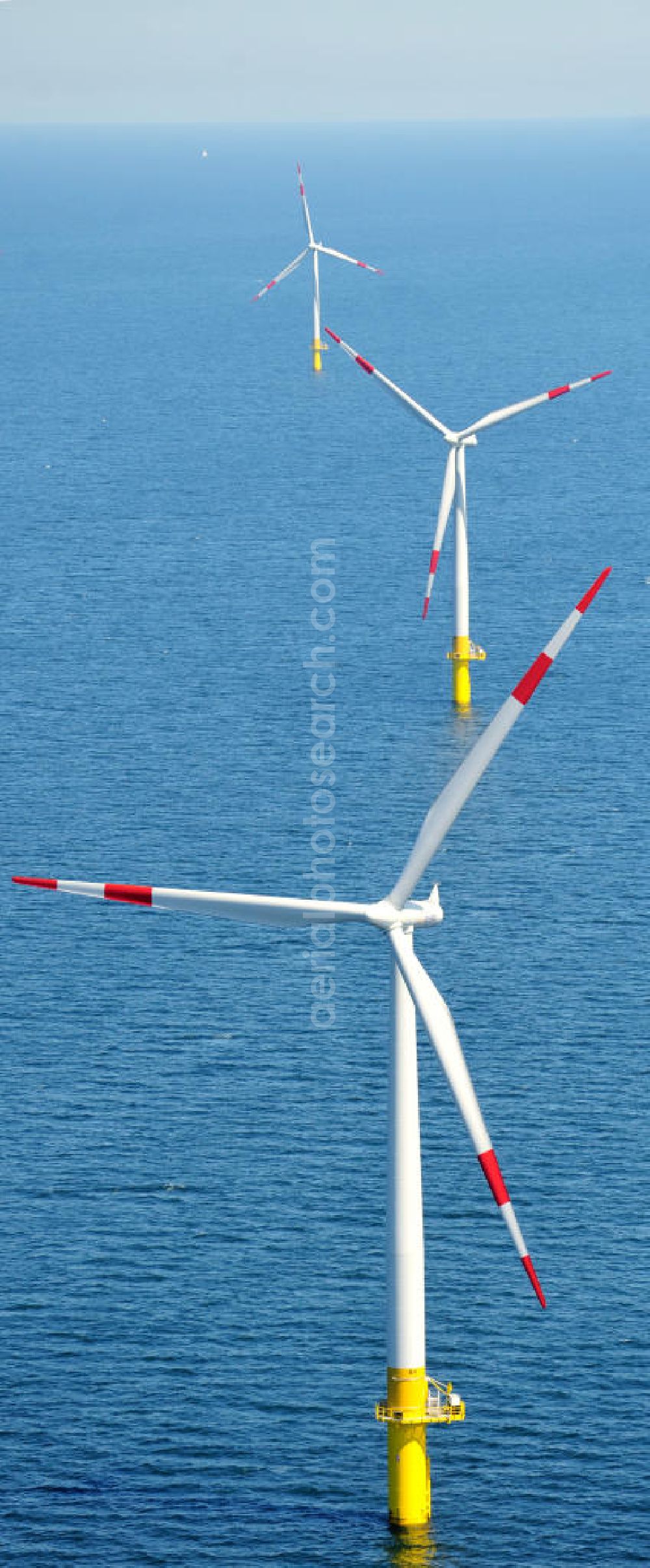 Zingst from the bird's eye view: Windräder / Windradanlage / Windpark / Windkraftanlage EnBW Baltic 1 in der Ostsee in Mecklenburg-Vorpommern. Ein Projekt der EnBW Erneuerbare Energien GmbH und der Siemens Wind Power AJS. Wind turbines / offshore wind farm / Wind power station EnBW Baltic 1 in the Baltic See in Mecklenburg-Western Pomerania.