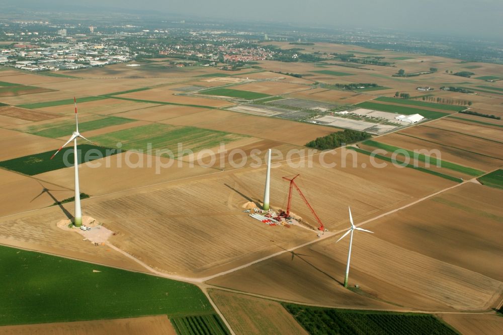 Aerial photograph Mainz - Wind energy plants in the Ebersheim part of Mainz in Rhineland-Palatinate. The district is the southern-most, highest and youngest part of Mainz. Several wind energy facilities and windmills are being constructed on the fields surrounding Ebersheim