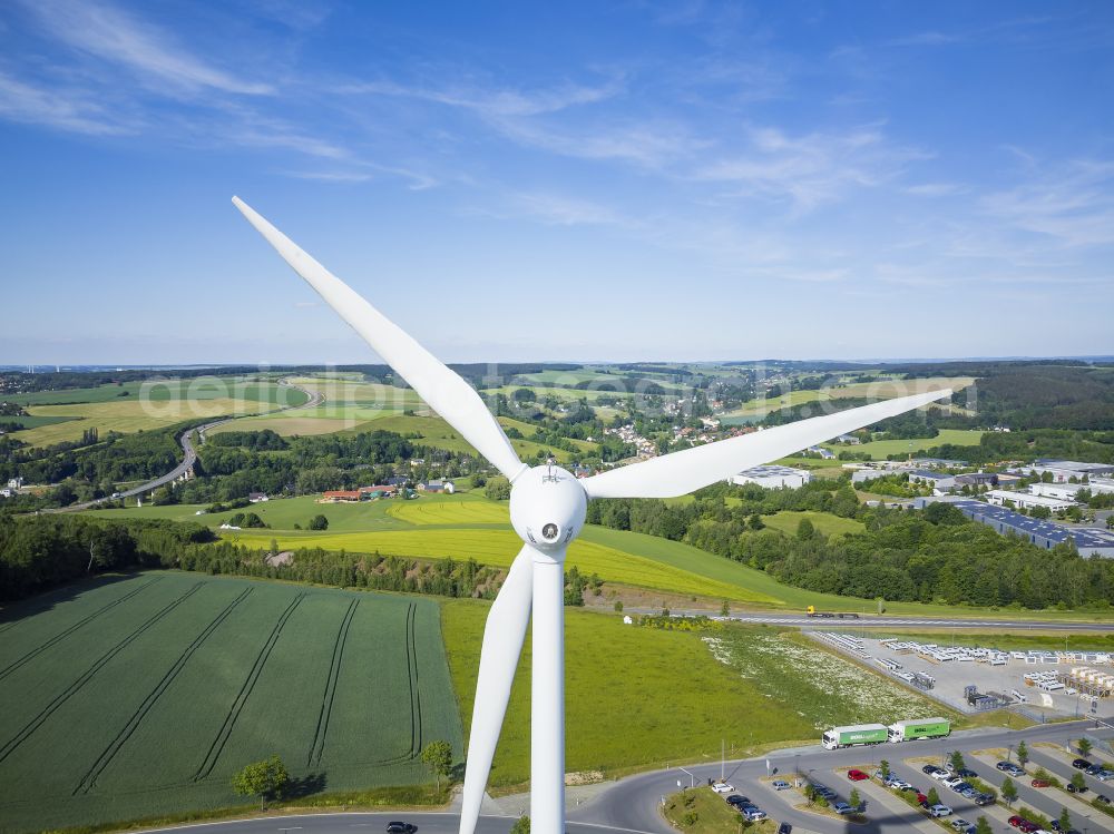 Aerial image Heinsdorfergrund - Agricultural land and fields with wind turbines in Heinsdorfergrund in the state Saxony, Germany