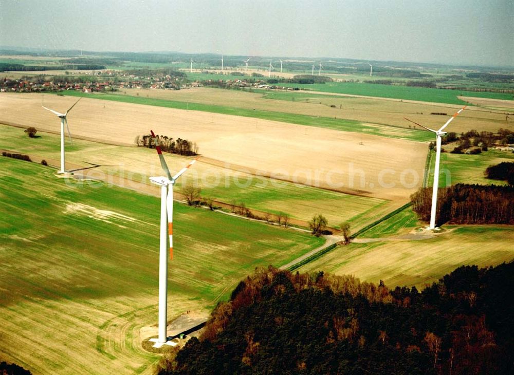 Aerial photograph Bornow/Brandenburg - Windkraftanlagen der Firma RE Power AG bei Bornow westl. von Beeskow/Brandenburg. Datum: 22.04.03