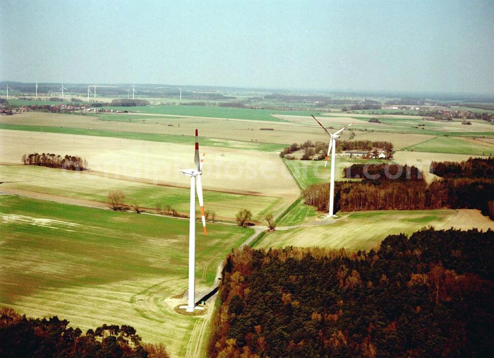 Bornow/Brandenburg from above - Windkraftanlagen der Firma RE Power AG bei Bornow westl. von Beeskow/Brandenburg. Datum: 22.04.03