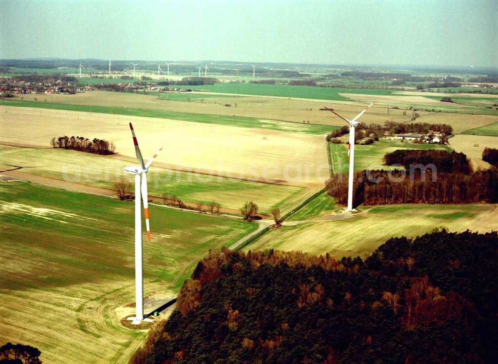 Bornow/Brandenburg from the bird's eye view: Windkraftanlagen der Firma RE Power AG bei Bornow westl. von Beeskow/Brandenburg. Datum: 22.04.03