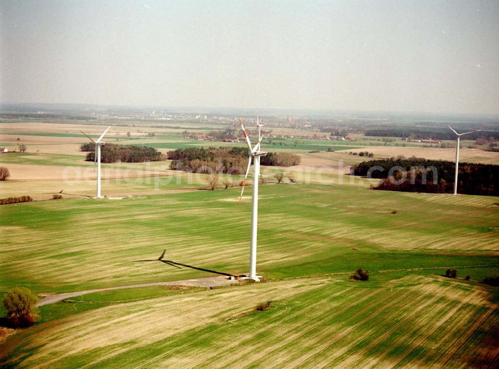 Bornow/Brandenburg from above - Windkraftanlagen der Firma RE Power AG bei Bornow westl. von Beeskow/Brandenburg. Datum: 22.04.03