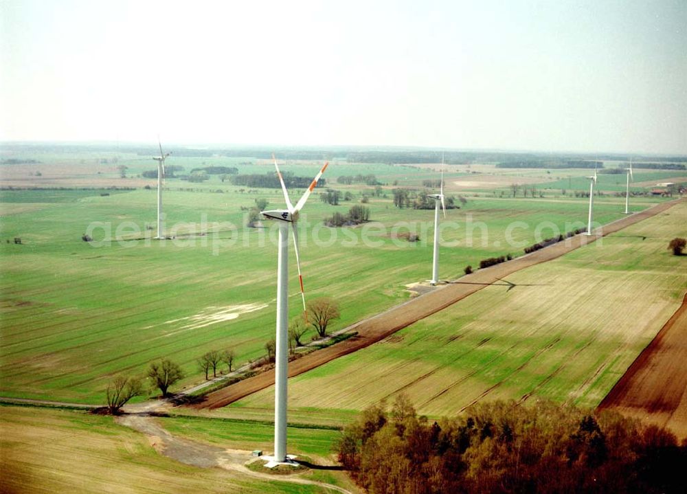 Bornow/Brandenburg from above - Windkraftanlagen der Firma RE Power AG bei Bornow westl. von Beeskow/Brandenburg. Datum: 22.04.03