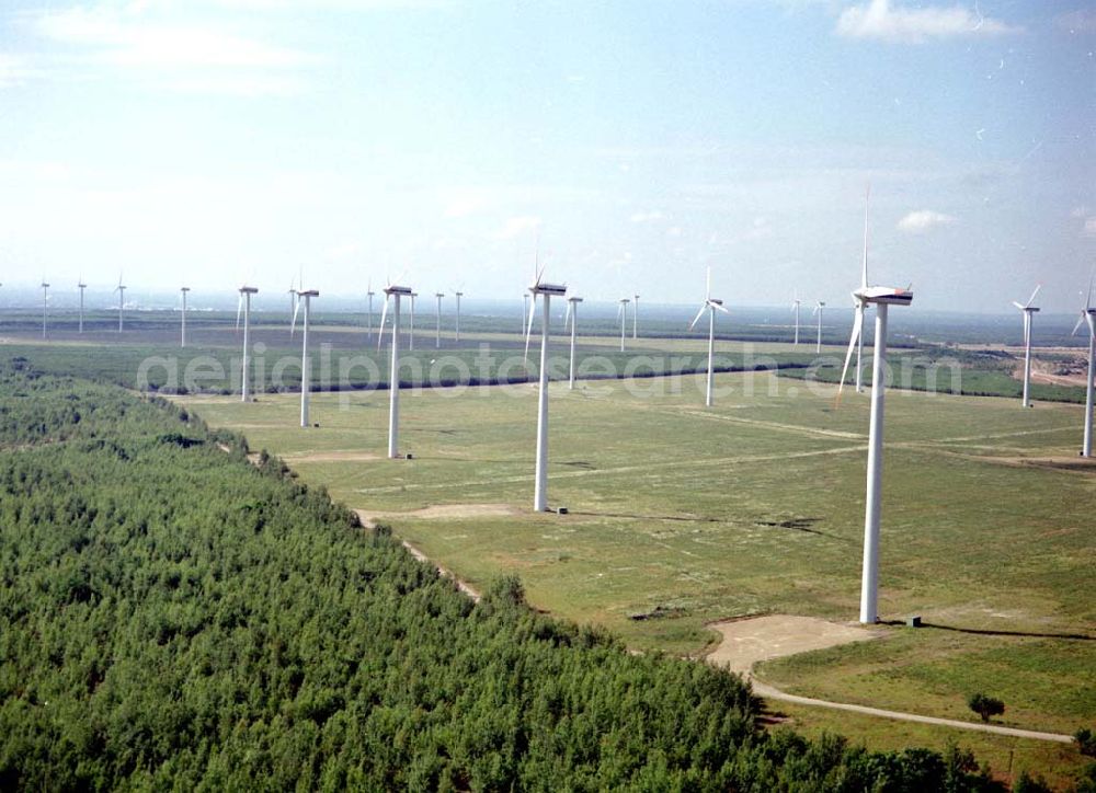 Klettwitz / BRB from the bird's eye view: Windkraftanlagen nördlich von Klettwitz / Brandenburg (unmittelbar am Lausitzring).