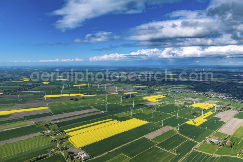 Diekhusen-Fahrstedt from the bird's eye view: Wind turbines in Diekhusen-Fahrstedt in the state Schleswig-Holstein, Germany