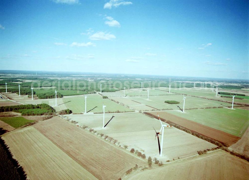 Aerial image Duben - Windkraftpark Dubener Platte bei Duben mit 19 Anlagen vom Typ MD 77. REpower Systems AG -Hauptverwaltung- Flughafenstrasse 54 D-22335 Hamburg Datum: 31.03.2003