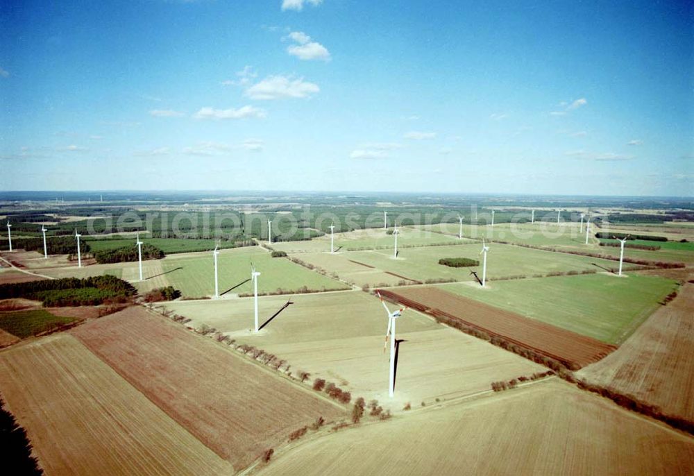 Duben from the bird's eye view: Windkraftpark Dubener Platte bei Duben mit 19 Anlagen vom Typ MD 77. REpower Systems AG -Hauptverwaltung- Flughafenstrasse 54 D-22335 Hamburg Datum: 31.03.2003