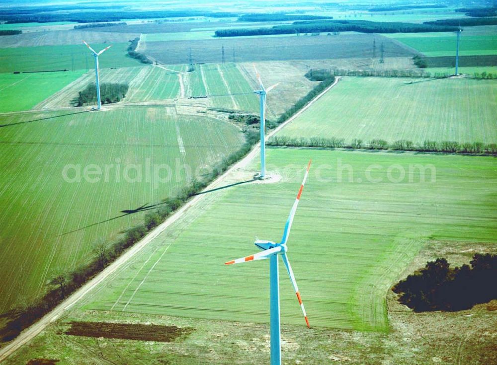 Aerial image Duben / Brandenburg - Windkraftpark Dubener Platte bei Duben in Brandenburg mit 19 Anlagen vom Typ MD 77. REpower Systems AG -Hauptverwaltung- Flughafenstrasse 54 D-22335 Hamburg Datum: 31.03.2003