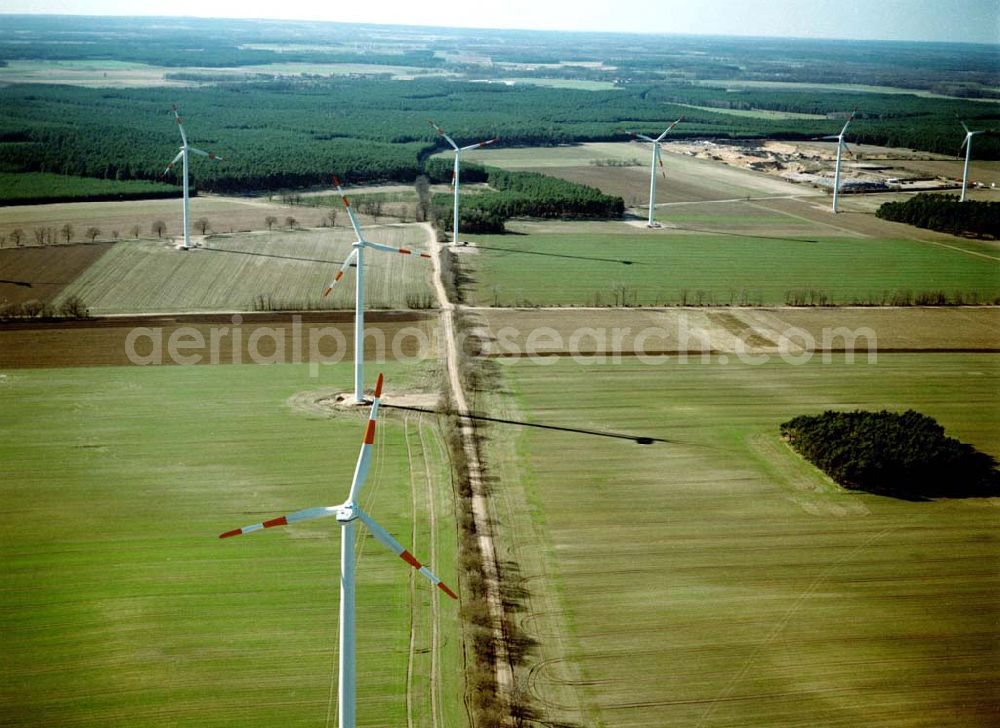 Aerial photograph Duben / Brandenburg - Windkraftpark Dubener Platte bei Duben in Brandenburg mit 19 Anlagen vom Typ MD 77. REpower Systems AG -Hauptverwaltung- Flughafenstrasse 54 D-22335 Hamburg Datum: 31.03.2003