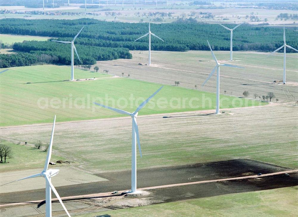 Aerial image Görike-Söllenthin - Windkraftpark Görike-Söllenthin mit 13 Anlagen vom Typ MD 70. REpower Systems AG -Hauptverwaltung- Flughafenstrasse 54 D-22335 Hamburg Datum: 31.03.2003