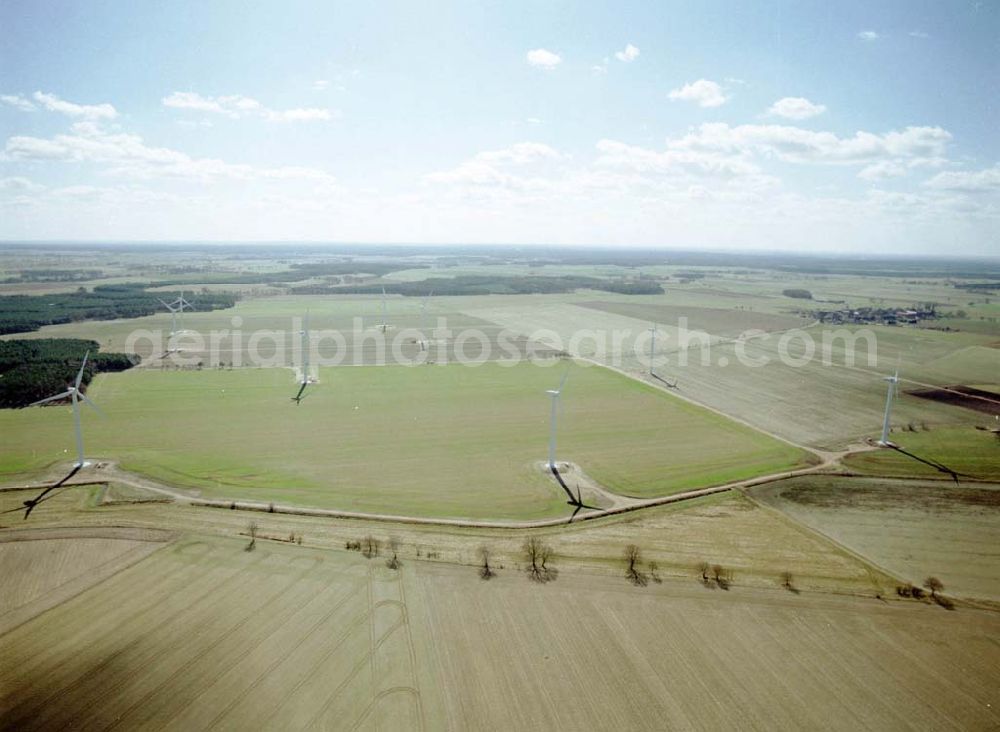 Aerial image Görike-Söllenthin - Windkraftpark Görike-Söllenthin mit 13 Anlagen vom Typ MD 70. REpower Systems AG -Hauptverwaltung- Flughafenstrasse 54 D-22335 Hamburg Datum: 31.03.2003