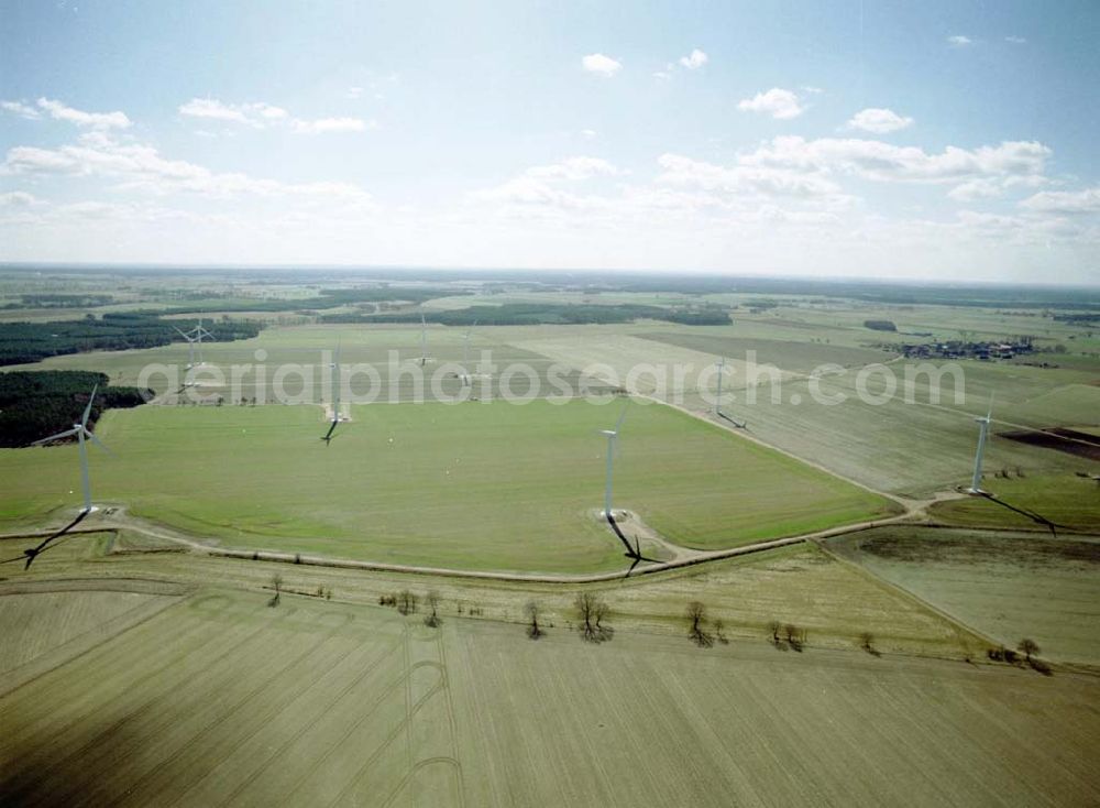 Aerial photograph Görike-Söllenthin - Windkraftpark Görike-Söllenthin mit 13 Anlagen vom Typ MD 70. REpower Systems AG -Hauptverwaltung- Flughafenstrasse 54 D-22335 Hamburg Datum: 31.03.2003