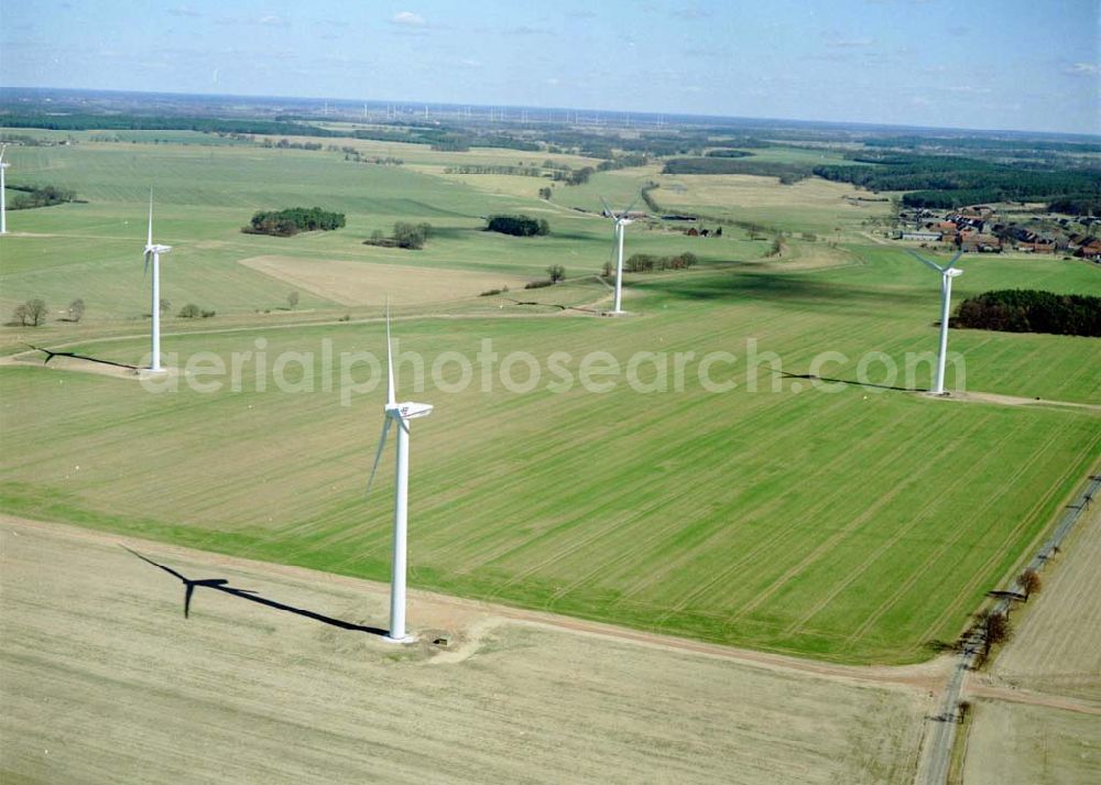 Aerial image Görike-Söllenthin - Windkraftpark Görike-Söllenthin mit 13 Anlagen vom Typ MD 70. REpower Systems AG -Hauptverwaltung- Flughafenstrasse 54 D-22335 Hamburg Datum: 31.03.2003