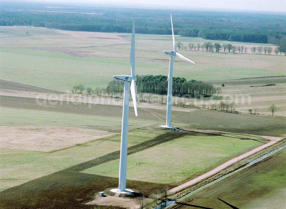 Aerial image Görike-Söllenthin - Windkraftpark Görike-Söllenthin mit 13 Anlagen vom Typ MD 70. REpower Systems AG -Hauptverwaltung- Flughafenstrasse 54 D-22335 Hamburg Datum: 31.03.2003