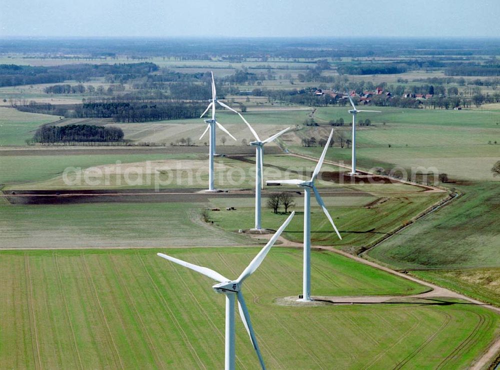 Aerial image Görike-Söllenthin - Windkraftpark Görike-Söllenthin mit 13 Anlagen vom Typ MD 70. REpower Systems AG -Hauptverwaltung- Flughafenstrasse 54 D-22335 Hamburg Datum: 31.03.2003