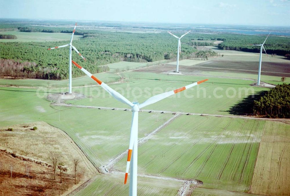 Woschkow / BRB from above - Windkraftpark Woschkow in Brandenburg mit 4 Anlagen vom Typ MD 70. REpower Systems AG -Hauptverwaltung- Flughafenstrasse 54 D-22335 Hamburg Datum: 31.03.2003