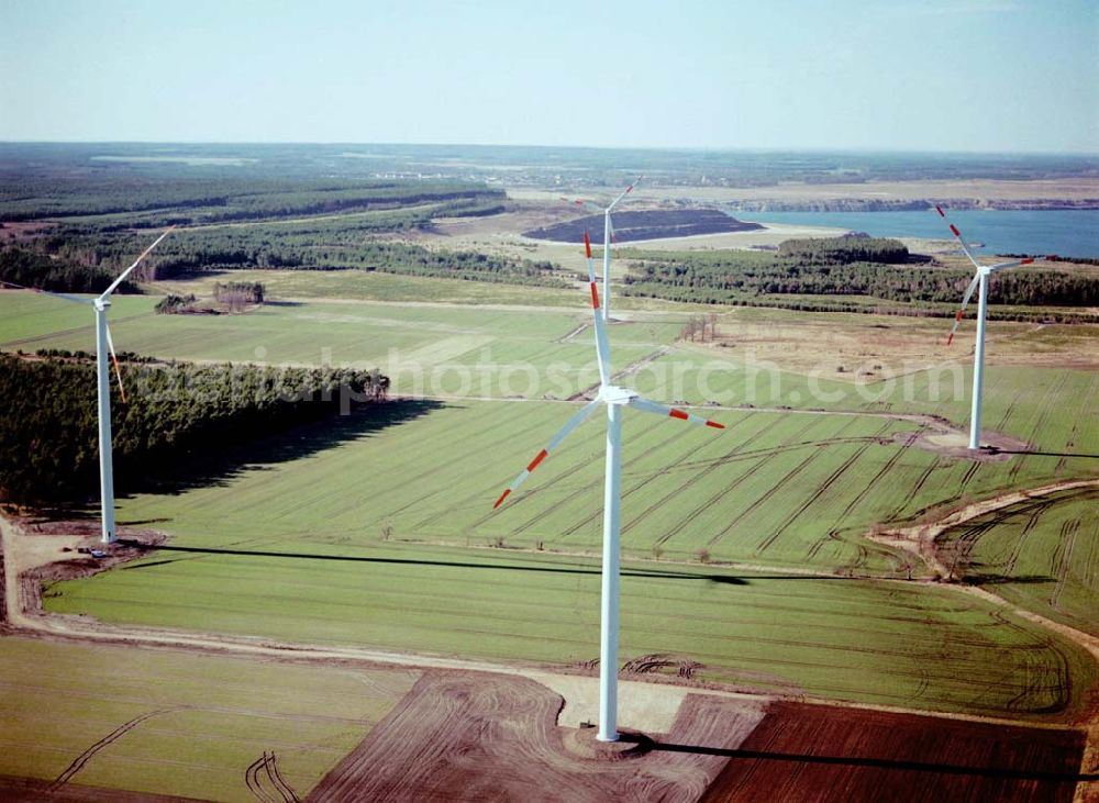 Woschkow / BRB from above - Windkraftpark Woschkow in Brandenburg mit 4 Anlagen vom Typ MD 70. REpower Systems AG -Hauptverwaltung- Flughafenstrasse 54 D-22335 Hamburg Datum: 31.03.2003