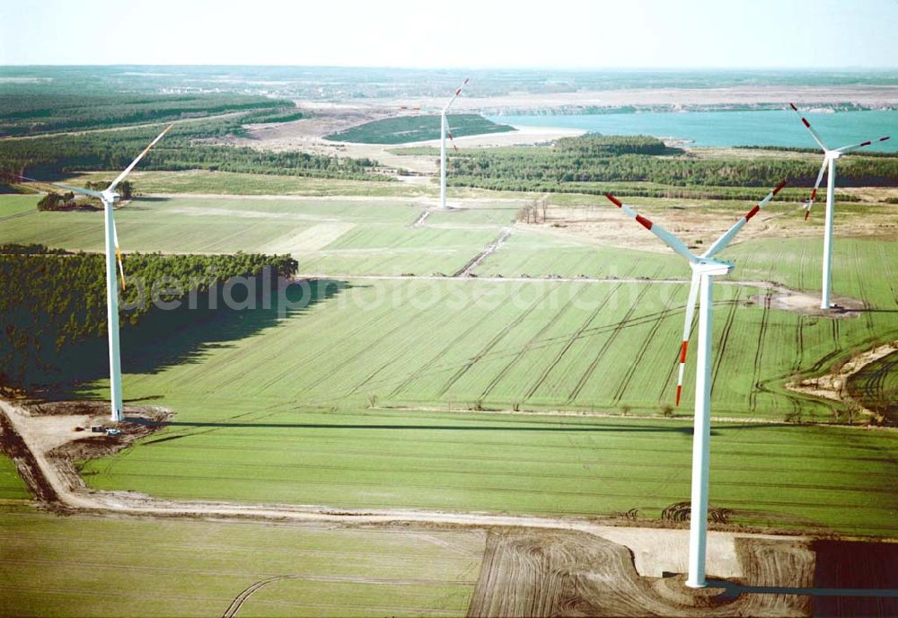 Woschkow / Brandenburg from the bird's eye view: Windkraftpark Woschkow in Brandenburg mit 4 Anlagen vom Typ MD 70. REpower Systems AG -Hauptverwaltung- Flughafenstrasse 54 D-22335 Hamburg Datum: 31.03.2003