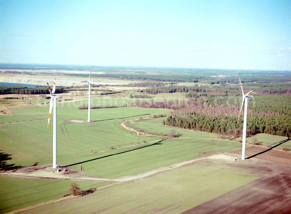 Aerial photograph Woschkow / Brandenburg - Windkraftpark Woschkow in Brandenburg mit 4 Anlagen vom Typ MD 70. REpower Systems AG -Hauptverwaltung- Flughafenstrasse 54 D-22335 Hamburg Datum: 31.03.2003