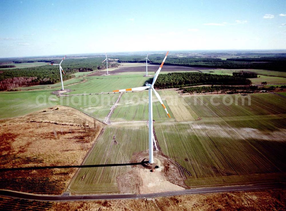 Woschkow / Brandenburg from the bird's eye view: Windkraftpark Woschkow in Brandenburg mit 4 Anlagen vom Typ MD 70. REpower Systems AG -Hauptverwaltung- Flughafenstrasse 54 D-22335 Hamburg Datum: 31.03.2003