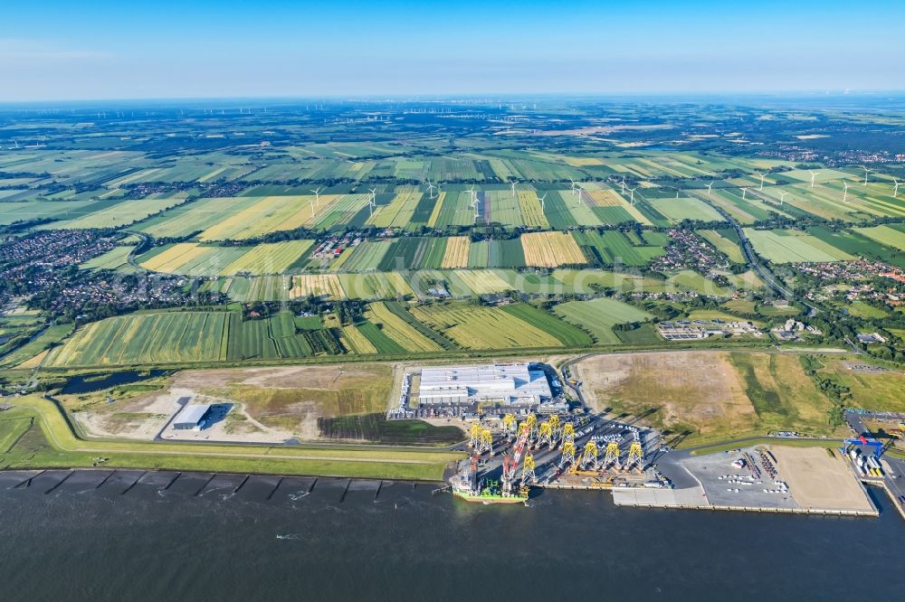 Cuxhaven from above - Wind turbine assembly and manufacturing plant in the industrial area of Siemens Offshore-Windturbinenwerk in Cuxhaven in the state Lower Saxony, Germany