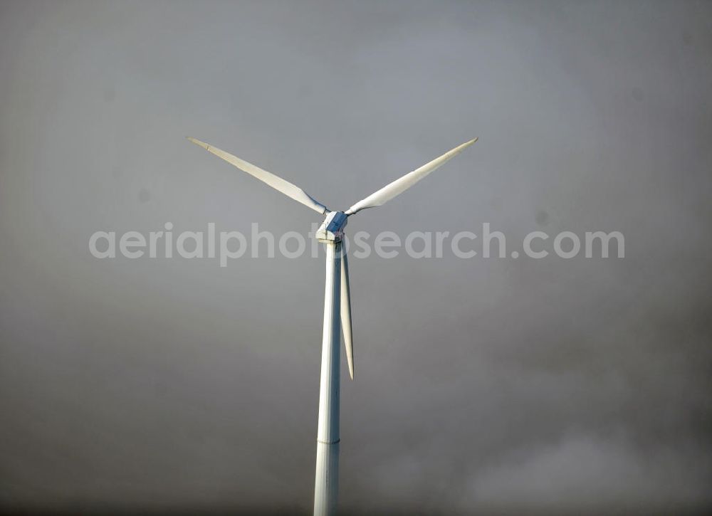 Hornburg from above - Windrad im Nebel im Ortsteil Hornburg der Gemeinde Seegebiet Mansfelder Land in Sachsen-Anhalt. Windwheel in the fog in the local part Hornburg of the community Seegebiet Mansfelder Land in Saxony-Anhalt.