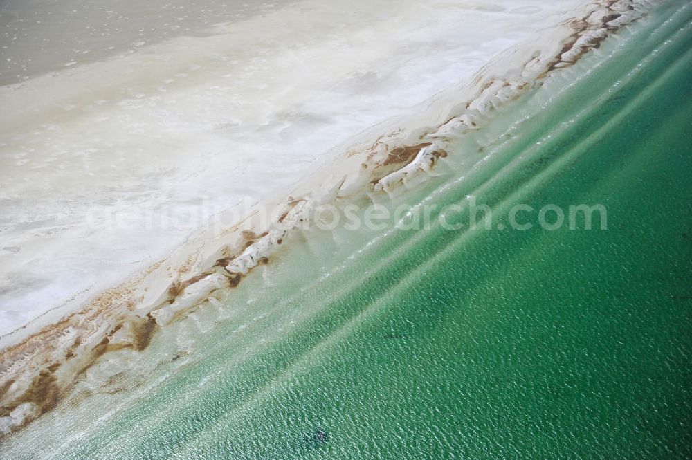 Aerial image Groß Mordorf - Windwatt nahe der Insel Bock in der Ostsee südwestlich von Hiddensee in Mecklenburg-Vorpommern. Ein Windwatt ist ein Freifallen der Flachwasserzone von Wasser infolge Windeinwirkung. Wind mudflat near by the Island Bock in the Baltic Sea southwestern of the Island Hiddensee in Mecklenburg-Western Pomerania.